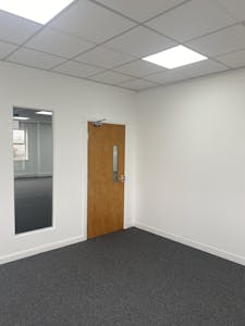 Taylors Court, Rotherham, Office To Let - IMG_0882.JPG