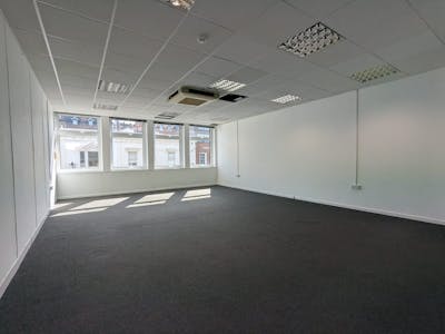 229-235 Cavendish House, High Street, Guildford, Office To Let - PHOTO20250926123558.jpg