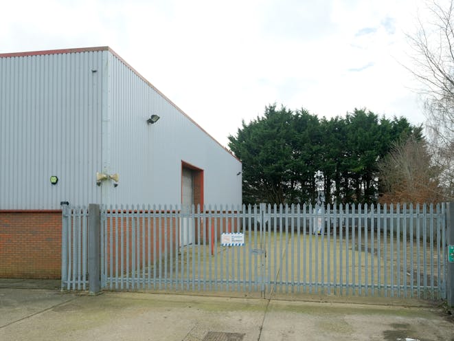 Unit 3, Christy Estate, Aldershot, Warehouse & Industrial To Let / For Sale - DSCF8531 copy.jpg