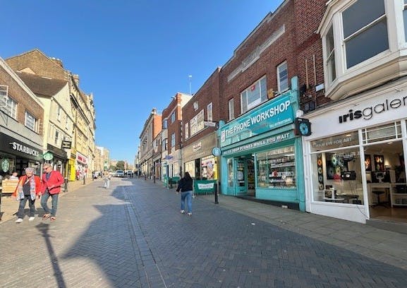 7 Peascod Street, Windsor, Investment For Sale - Street up to the castle ii.jpg