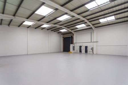 Unit 14, Stocklake Park Industrial Estate, Aylesbury, Industrial To Let - HLP_R_250414_5145.jpg