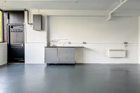 Unit 35 Regent Studios, 8 Andrews Road, London, Industrial To Let - TT Gasp  Low Res 10.jpg