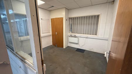 MTS House, Stockport, Industrial/Logistics To Let - IMG-20260416-WA0011.jpg