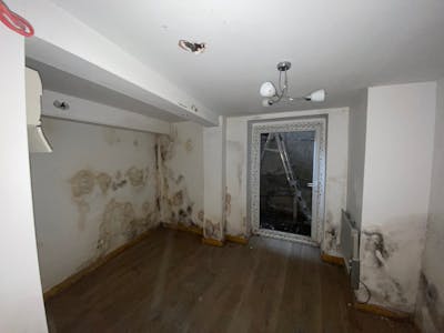 67 Plumstead High Street, London, Leisure To Let - Image 16.jpg