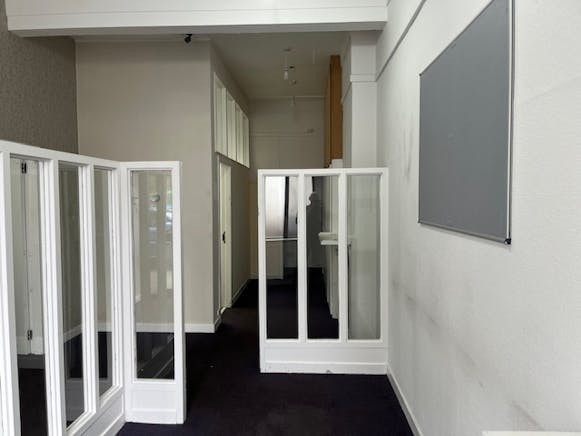 25 Sinclair Drive, Glasgow, Offices / Retail To Let - IMG_1319.jpg