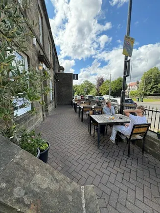 90-92 Otley Road, Leeds, Leisure / Retail To Let - courtyard.jpg