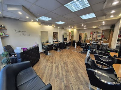 521 Buxton Road, Stockport, Retail To Let - 20260107_092227.jpg