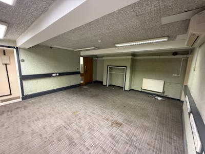 5 The Square, Petersfield, Office / Retail To Let / For Sale - Photo 06-03-2026, 11 20 56.jpg