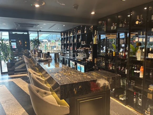 Woodford New Road, London, Investment To Let - Bar Area.jpg