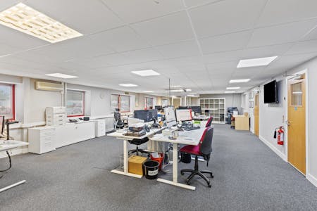 63 Victoria Road, Burgess Hill, Industrial/Logistics For Sale - Victoria Road9.jpg