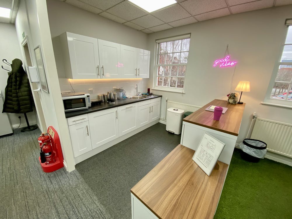 Suite B, Britannia Court - IMG_0436.jpg