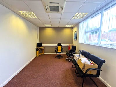 Unit L2, Stockport, Industrial/Logistics / Office To Let - 20241007_141211.jpg