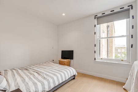 St John Street, London, Residential Flat To Let - Bedroom Three