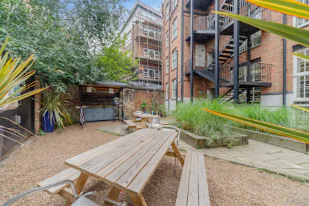 9 Holyrood Street, London, Office To Let - 8660235-exterior04.jpg