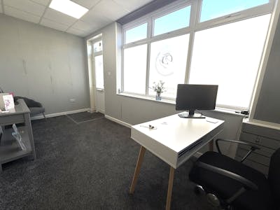 14 High Street, Sleaford, Retail To Let - IMG_9191.jpeg