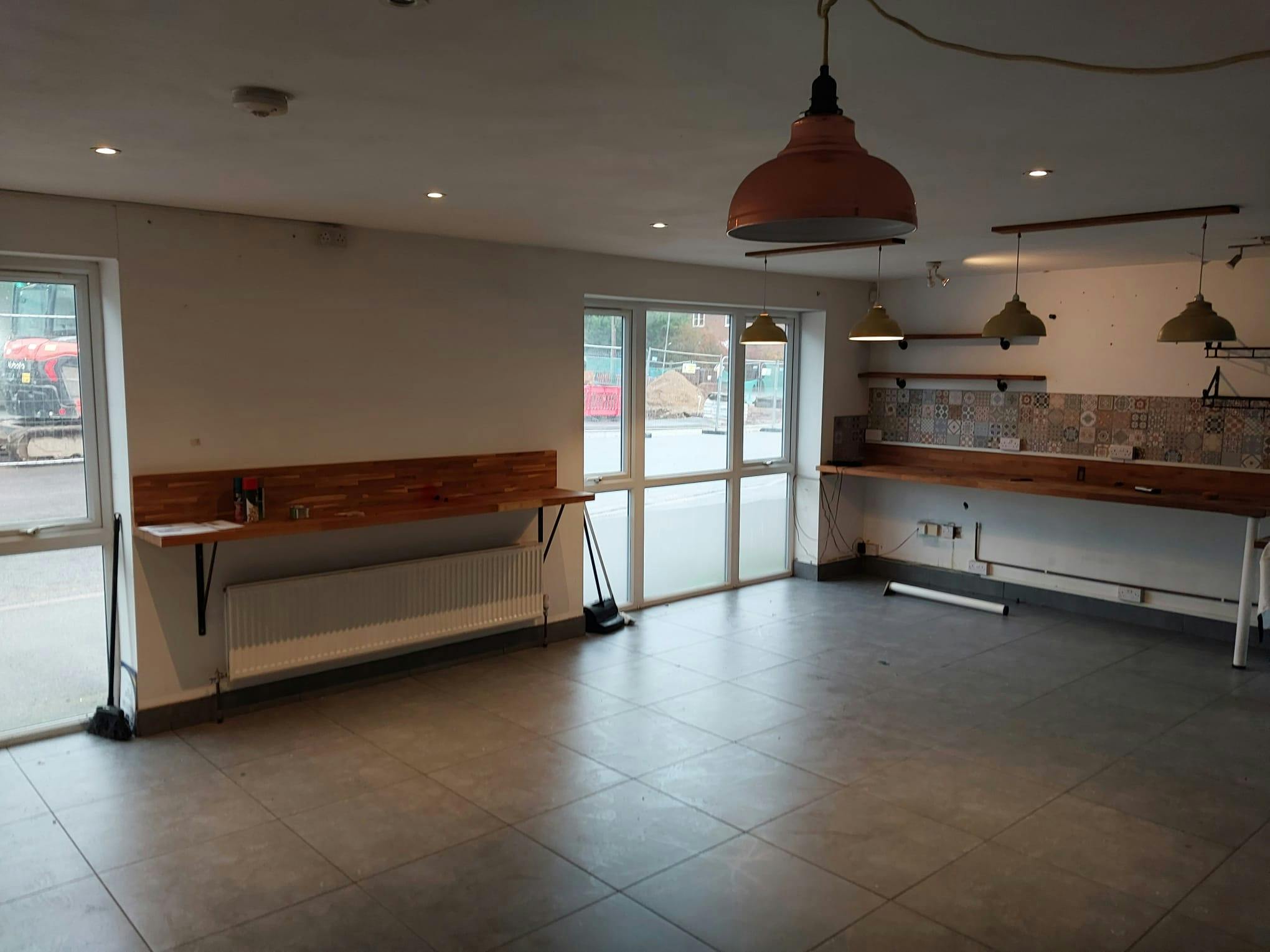 Hurst House, Ascot, Retail To Let - IMG-20251216-WA0012.jpg