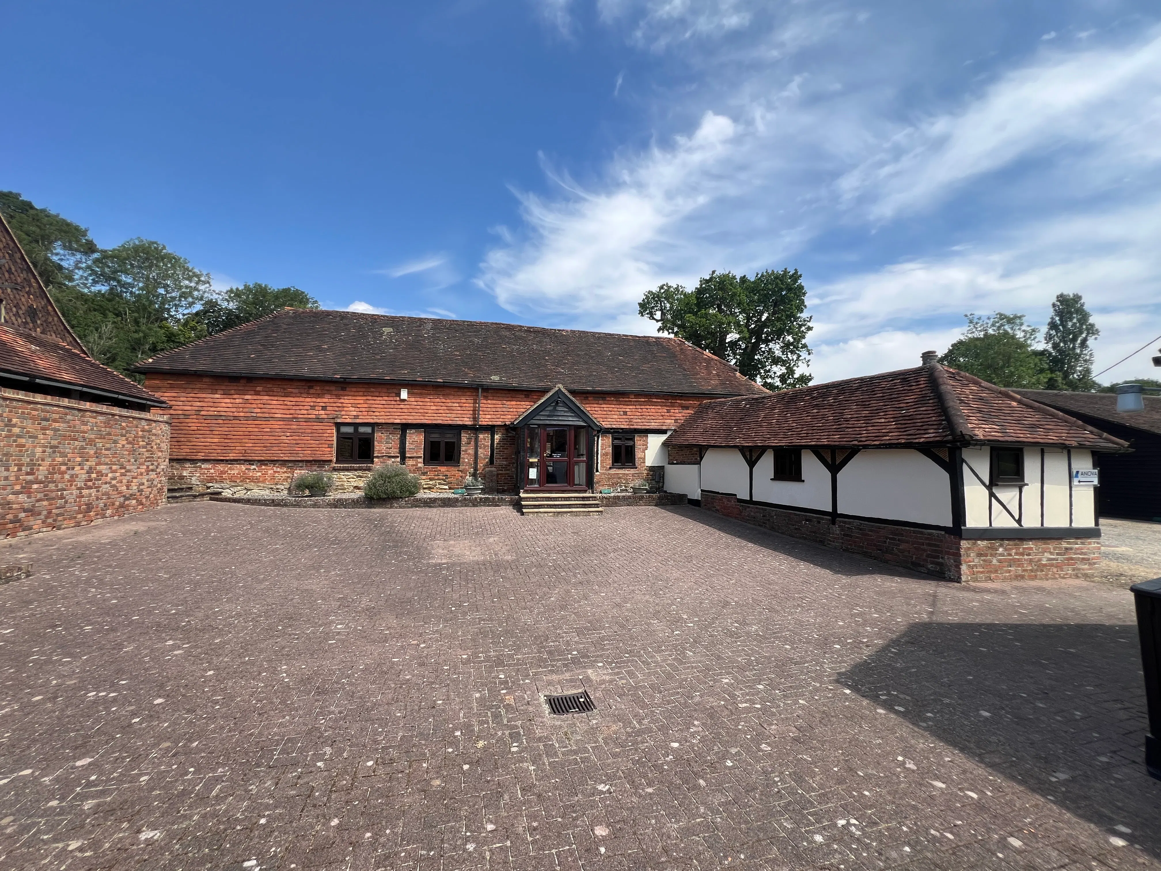 The Barn, Meadow Court, Faygate, Horsham, Office / Other To Let - IMG_0501.jpeg