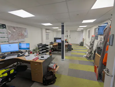 1 Paradise, Hemel Hempstead, Industrial To Let - PXL_20260702_121237872.jpg