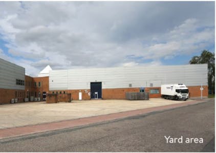 15 Southwood Business Park, Armstrong Mall, Farnborough, Industrial / Warehouse To Let - Rear aspect