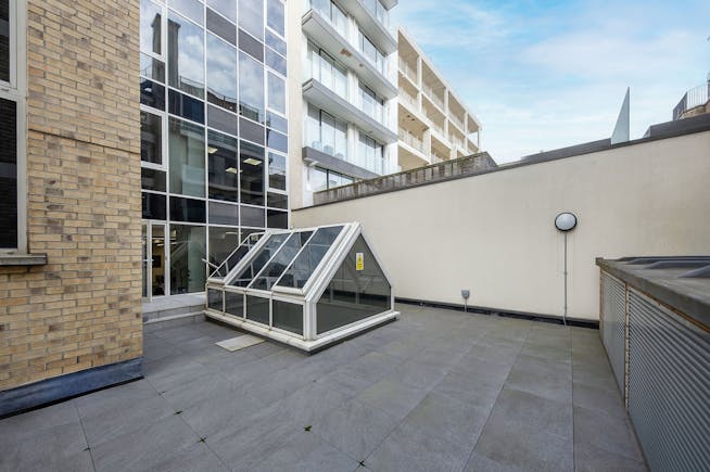 23 Buckingham Gate, Office To Let - 23 buckingham gate 1652 terr.jpg