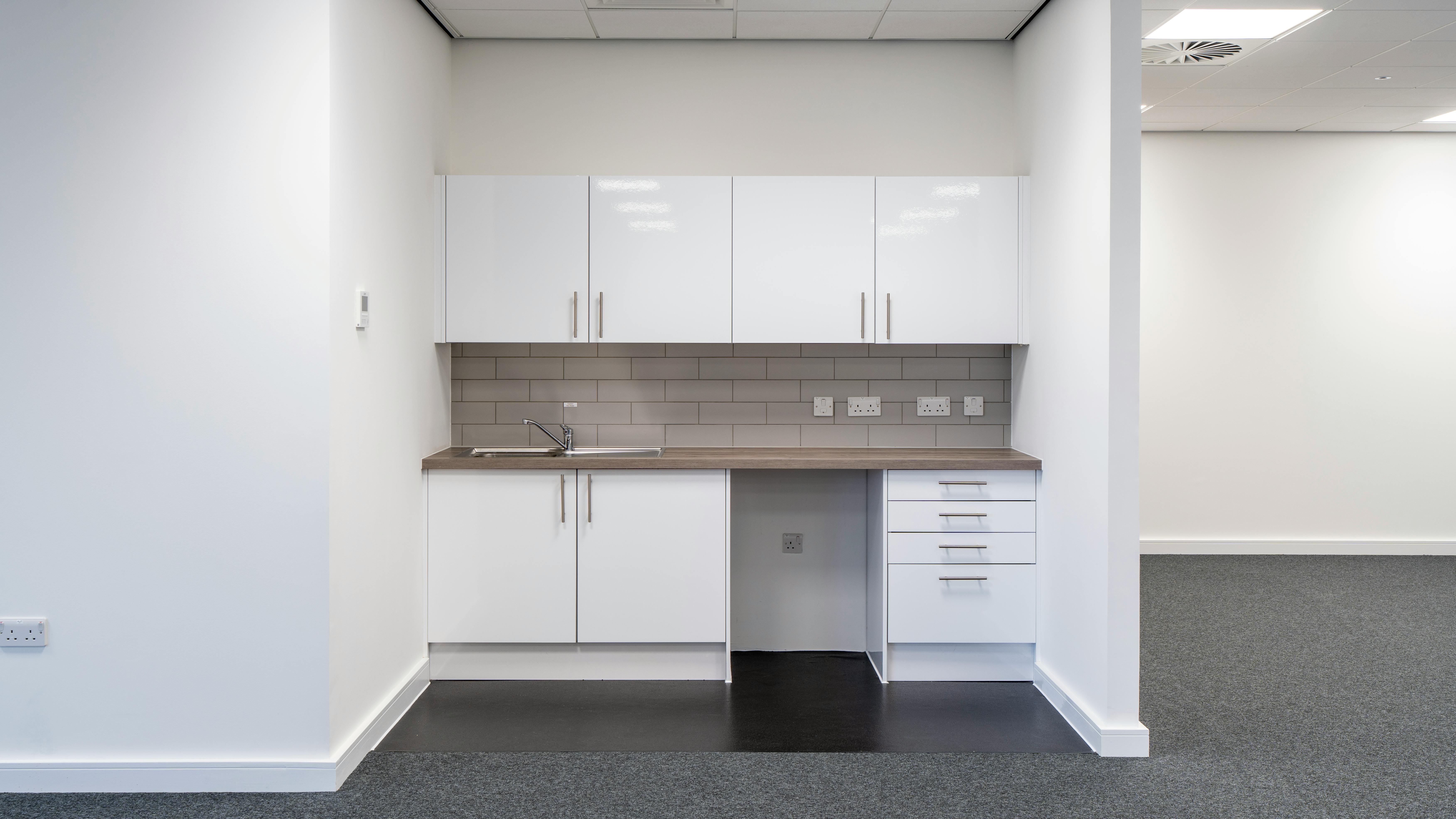 Radius Park, Basingstoke, Industrial / Warehouse To Let - RADIUS_Kitchen.jpg