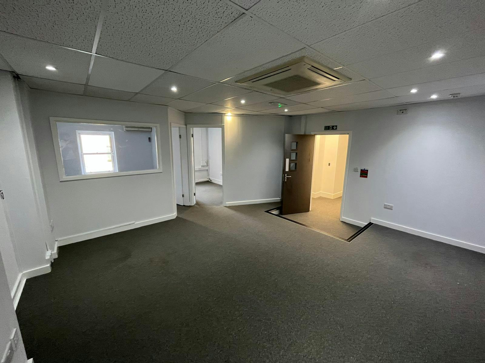 Churchill Chambers, Churchill Way, Macclesfield, Offices / Retail To Let - IMG20250327WA0020.jpg