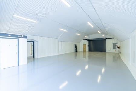 Railway Arch 452, London, Industrial To Let - HAC02805_ARCH_452_ANDRE_STREET__LAND_WEB.jpg