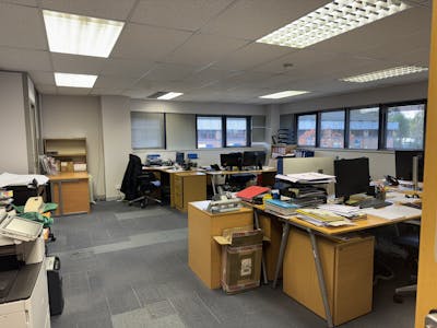 Unit 28 The Metro Centre, Watford, Office / Other / Warehouse To Let - IMG_4969.jpg