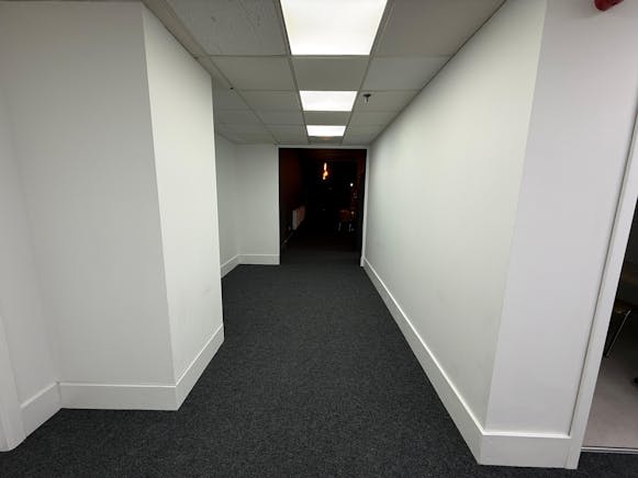 7 Eldon Way, Hockley, Leisure / Office To Let - WhatsApp Image 2026-03-04 at 17.40.20 (1).jpeg