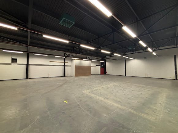 16 Macadam Place, Irvine, Industrial To Let - PHOTO-2026-02-15-16-10-53.jpg