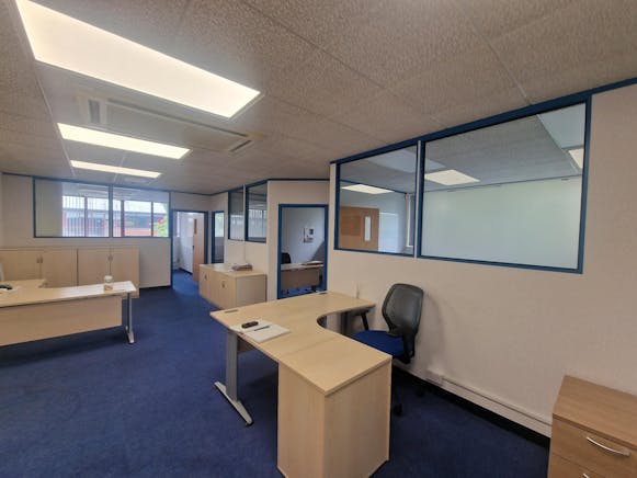 Unit 13 Campbell Court, Bramley, Nr Basingstoke, Industrial / Office To Let / For Sale - 20250731_131805.jpg