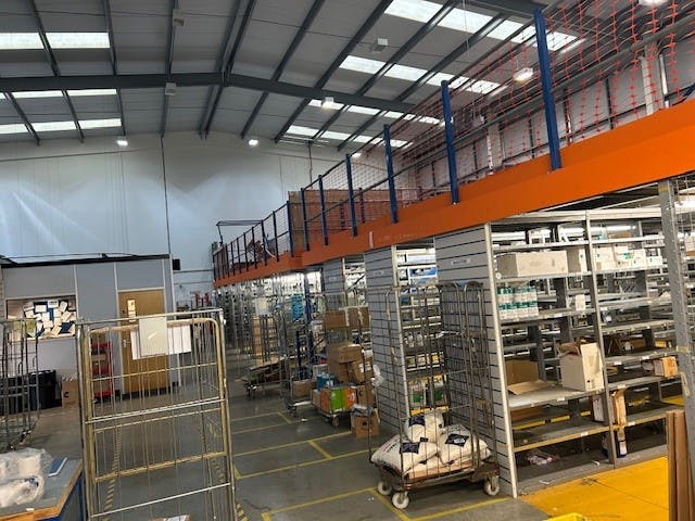 Industrial Unit in Barking - photo 2