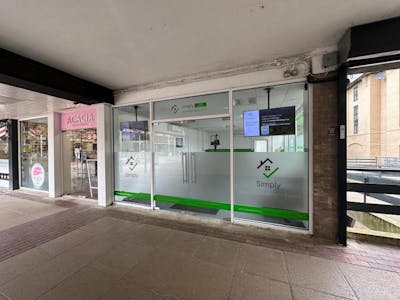 7 The Vineyards, Chelmsford, Office / Retail To Let - Picture 2.jpg