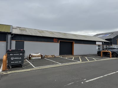 Unit B2 Vale Industrial Estate, Watford, Light Industrial To Let - IMG_4485.jpg