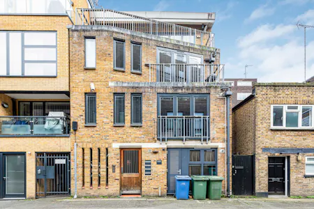 1C Burrows Mews, London, Residential Flat To Let - Exterior