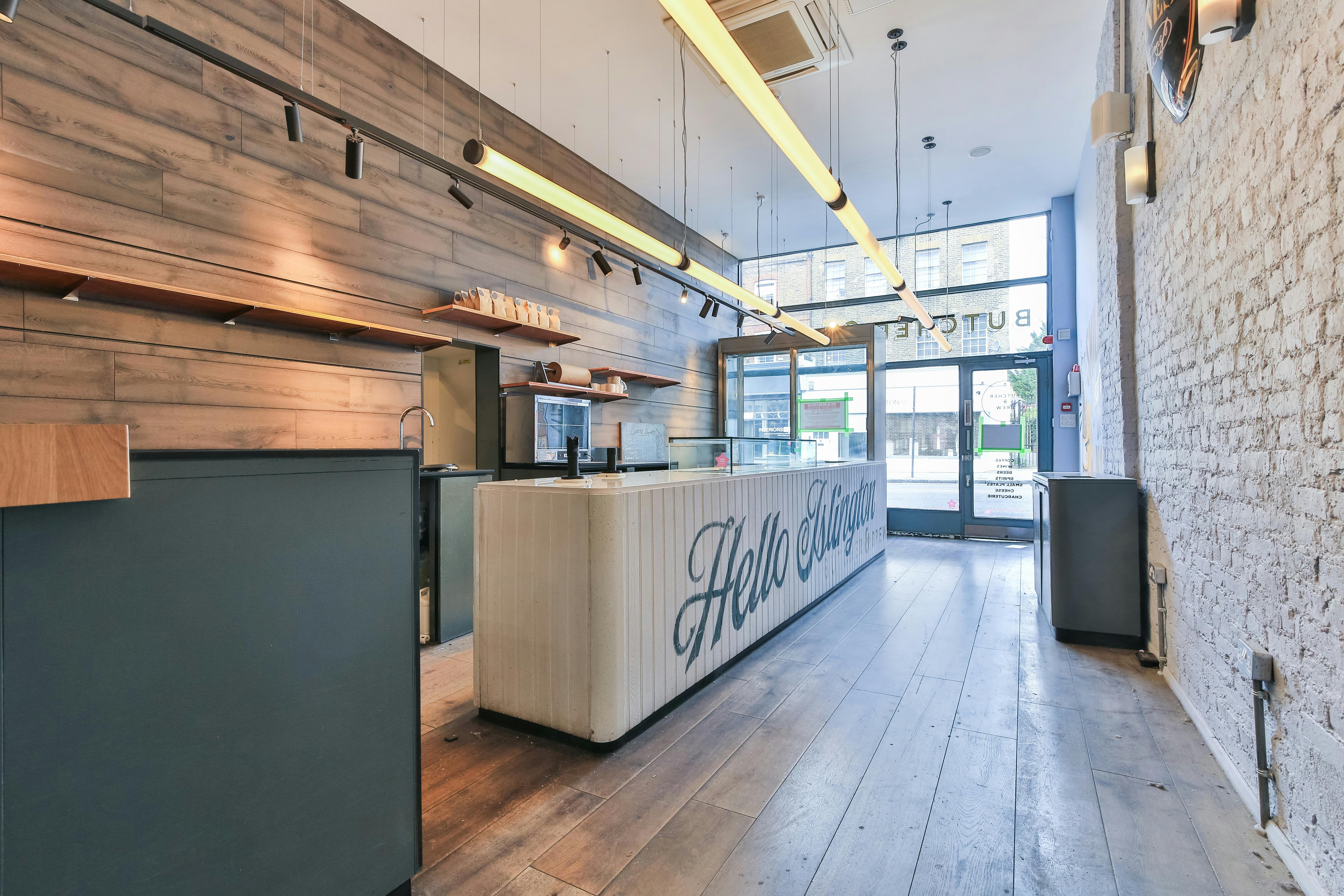 Retail/Shop To Let, London