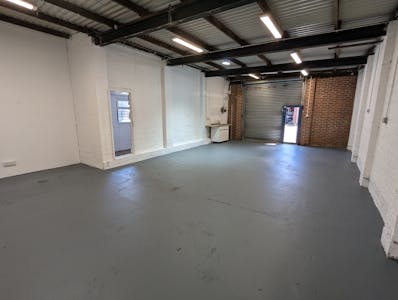 Unit 1, Watford, Warehouse To Let - PXL_20250711_115855194.jpg