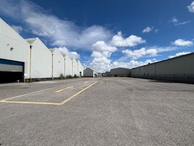 Unit D&E St. Catherines Park, Cardiff, Industrial To Let - IMG_8776.jpeg