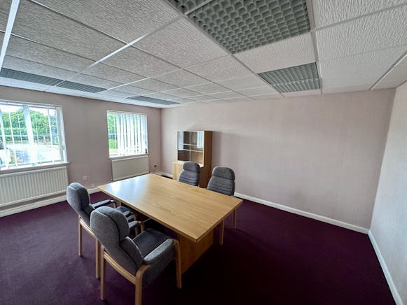 Unit 1 Bridge House, Princes Risborough, Industrial / Other To Let - IMG_7191 2.jpeg