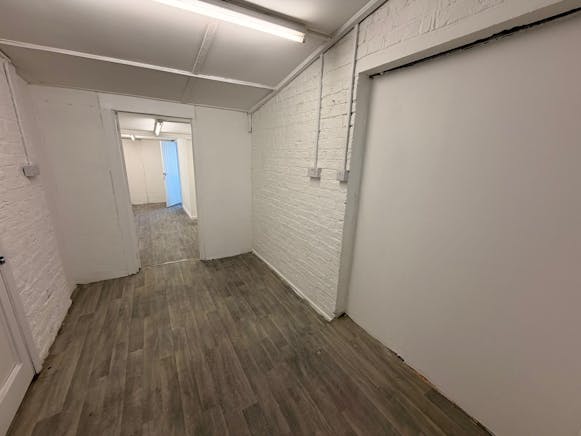 Left Side 97 High Road, Benfleet, Office / Retail To Let - c3736316-2b33-4843-98b9-b7317f41963f.JPG