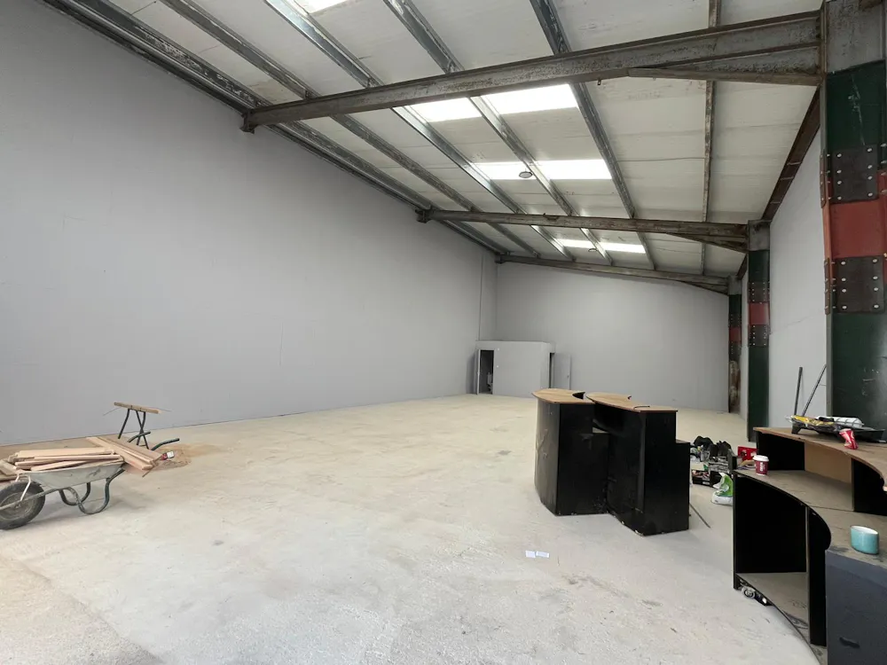 Unit 5, New Bury Business Park - WhatsApp Image 2026-08-27 at 08.30.28.jpeg