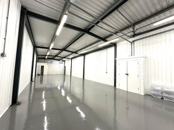 Unit 12 Linford Street Business Estate, London, Industrial / Offices To Let - 20260209_161206580_iOS.jpg