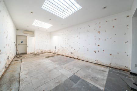 6 Bollo Bridge Road, London, Retail To Let - 13813458691b020cdbcf4.jpg