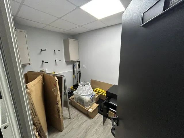 3 High Street, Ascot, Office / Retail To Let - Side room.jpg