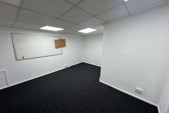 Unit 12, Bristol, Industrial To Let - IMG_9040.jpg Unit 12, Bristol, Industrial To Let - IMG_9040.jpg