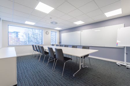 Crown House 2, Southampton, Office To Let - DSC07243.jpg