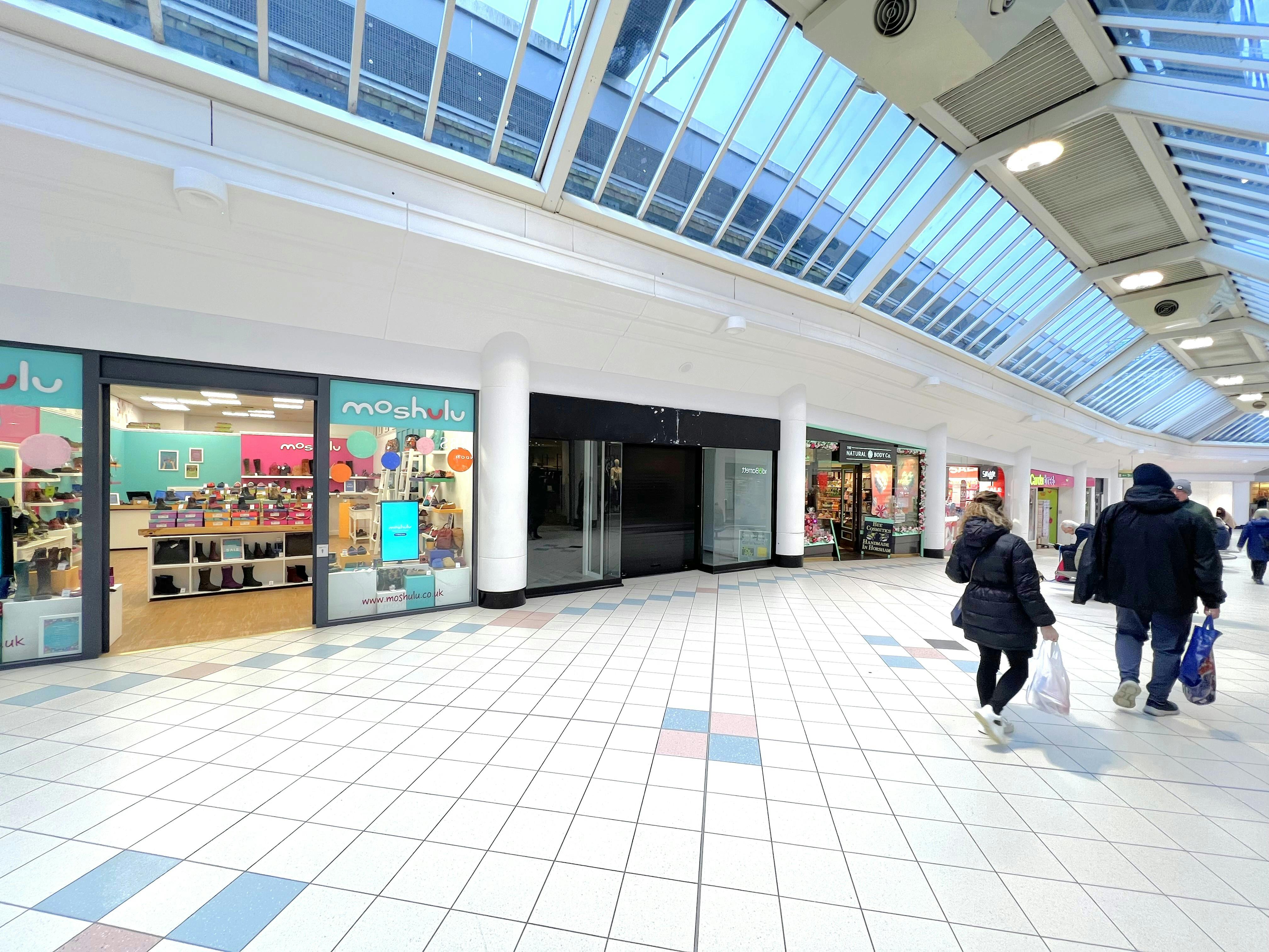 27 Swan Walk, Horsham, Retail To Let - IMG_0232.jpeg