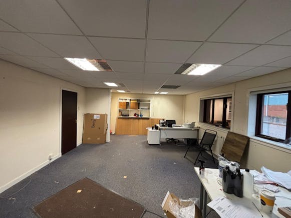 Unit 8A/8B, 5 Campsie Road, Kirkintilloch, Industrial To Let - PHOTO20251112160308 7.jpg