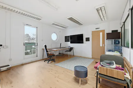 18-20 London Lane, London Fields, D1 (Non Residential Institutions) / D2 (Assembly and Leisure) / Leisure / Office To Let - img_0151.jpg