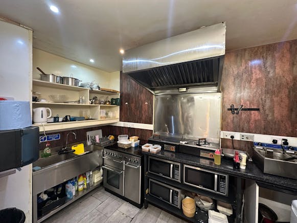 Berrys Arcade, Rayleigh, Office / Retail To Let - IMG20250522WA0006.jpg